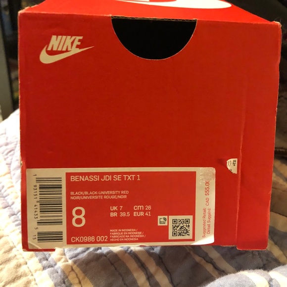 Nike Slides Only worn once indoors - Picture 2 of 2